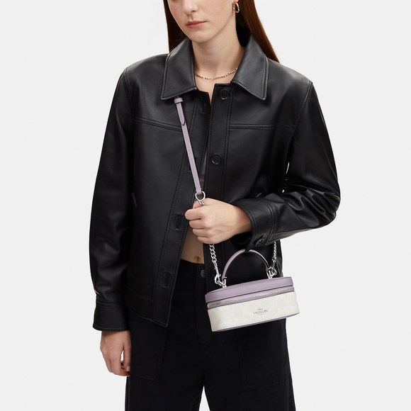 NWT Coach Outlet Train Case Crossbody In Signature Canvas - Picture 4 of 5